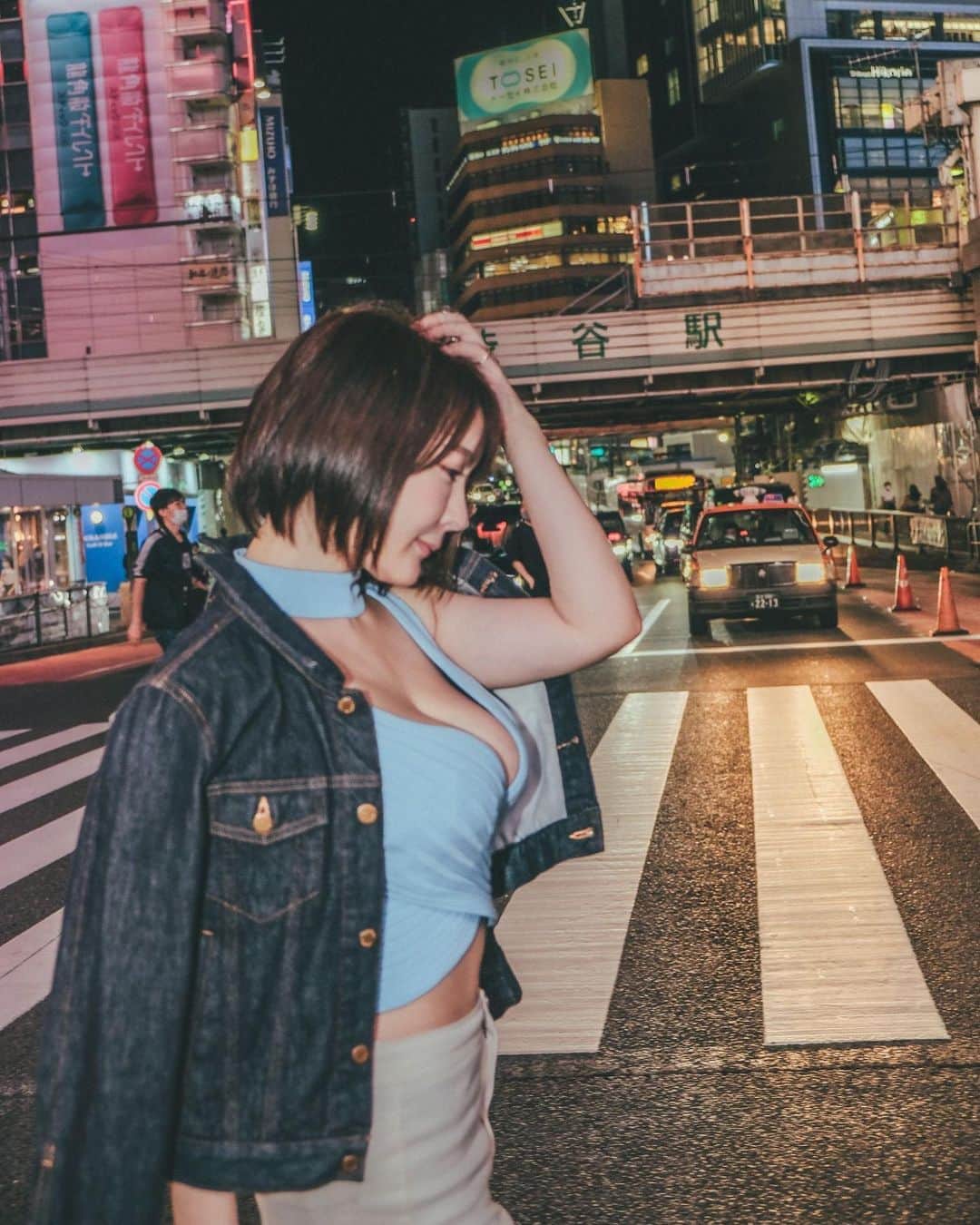 羽生アリサさんのインスタグラム写真 - (羽生アリサInstagram)「2020.09.03 📸@kireinagirl  #shibuya #portrait #photography #photo  #夜の街 😌😌😌📸 #渋谷スクランブル交差点」9月8日 13時58分 - arisa_hanyu