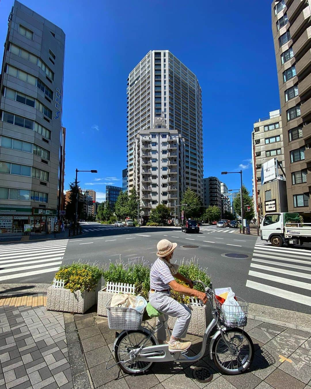 宍戸開さんのインスタグラム写真 - (宍戸開Instagram)「#streetphotography #storyofthestreet #streetscenesmag #streetoftokyo #streetcinematography #streetoftones #kaishishido #iphone11pro #photography #photographer #photooftheday」9月8日 14時27分 - kaishishido