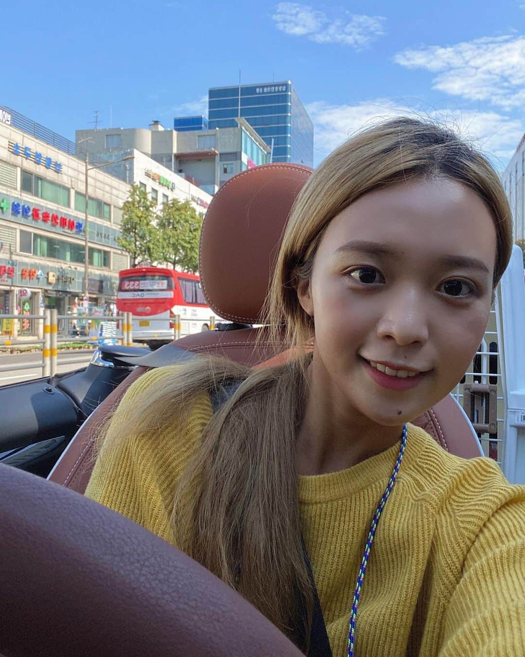 キム・ダヘのインスタグラム：「오늘 날씨대박 뚜따드라이브하기 좋은날 🤍🤍」