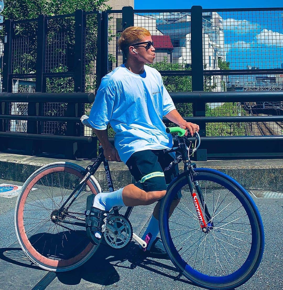 にしだっくすさんのインスタグラム写真 - (にしだっくすInstagram)「. 仕上がりました PIST STYLE🚴‍♀️ 天気に感謝 . #熊本 #九州男児 #マッチョ #にしだっくす #nishidax #フィジーク #ボディビル #筋肉マン #筋肉 #筋トレ #ダイエット #減量 #フィットネス #YouTuber #パーソナルトレーナー #面白い #真心 #鉄会心 #筋トレ男子  #フィットネス女子 #筋トレ女子 #フィジーカー #muscle  #fitness #赤 #ダイエットアカウント  #筋トレダイエット  #マッチョあるある #ギャグ #筋肉芸人」9月8日 15時09分 - nishidax_ironman