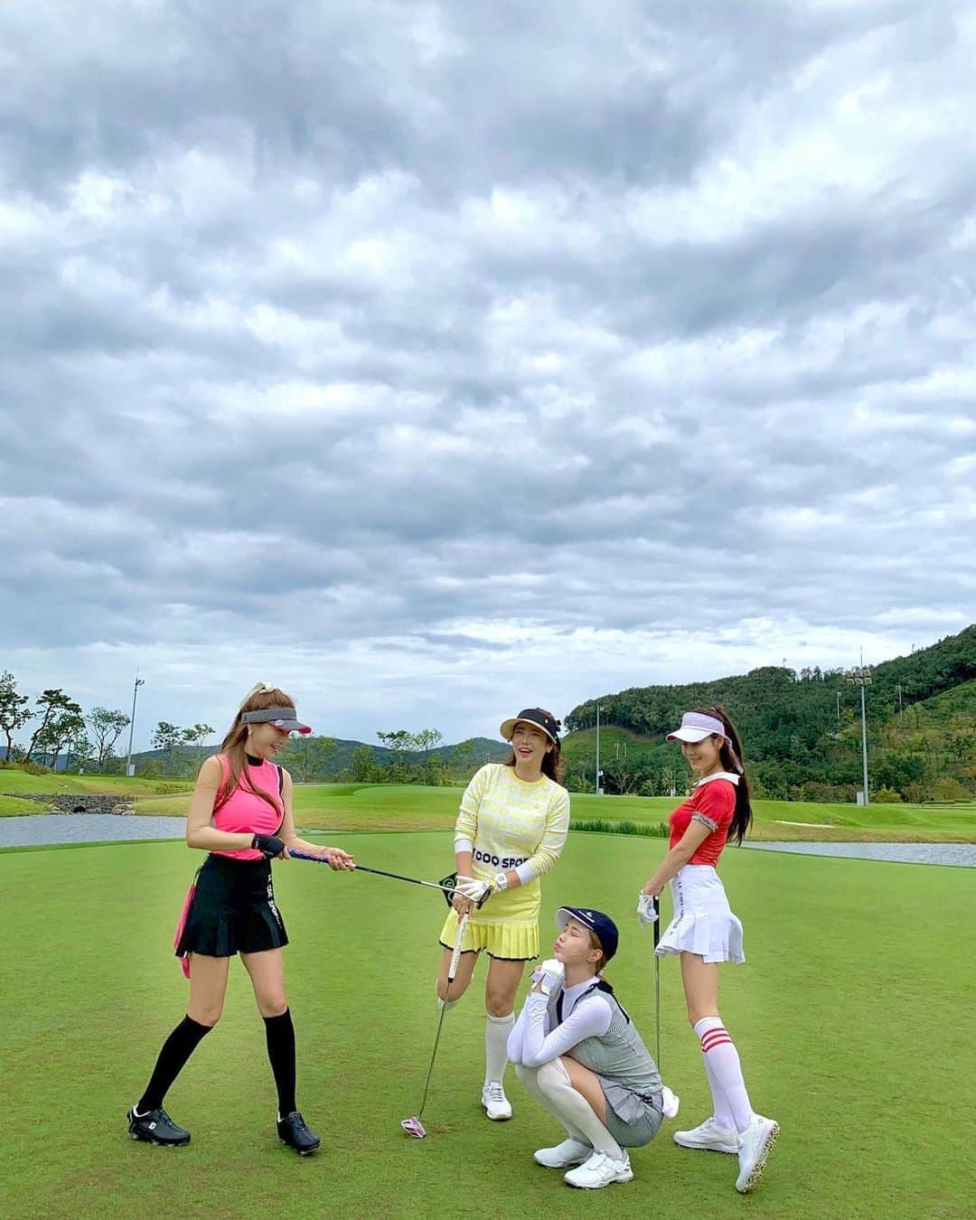 チェ・スルギさんのインスタグラム写真 - (チェ・スルギInstagram)「.  골푸멤바 모여라 ⛳️🥰💛  . . . . #골프  #르꼬끄골프」9月8日 15時13分 - angel9028