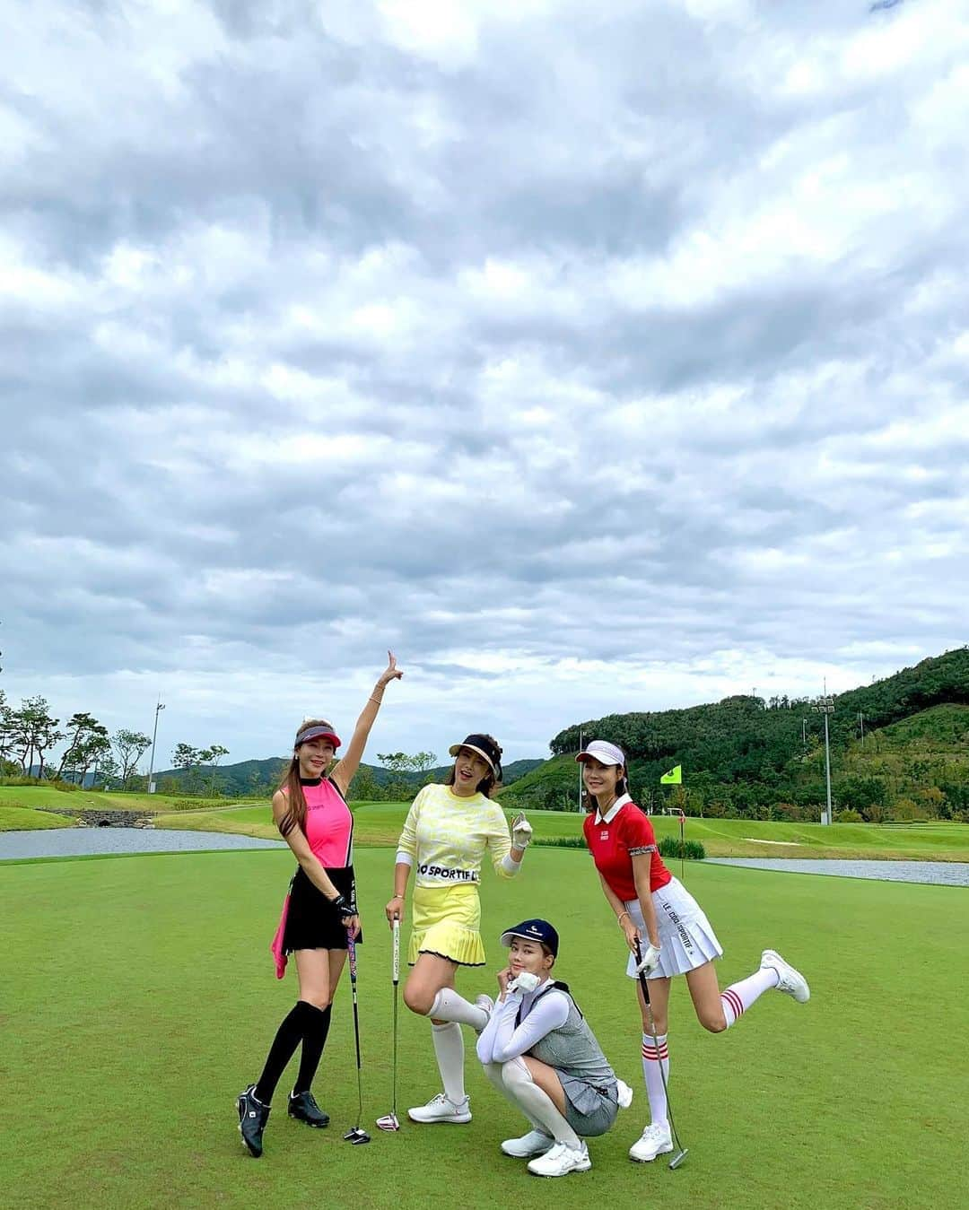 チェ・スルギさんのインスタグラム写真 - (チェ・スルギInstagram)「.  골푸멤바 모여라 ⛳️🥰💛  . . . . #골프  #르꼬끄골프」9月8日 15時13分 - angel9028