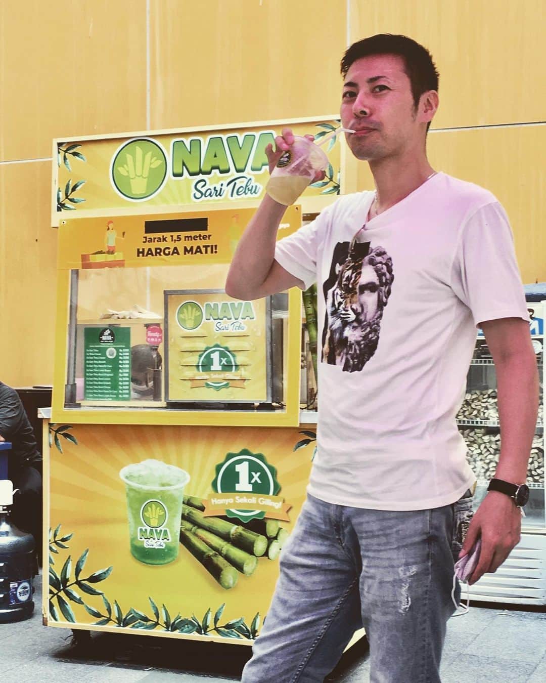 アキラ・コンチネンタル・フィーバーのインスタグラム：「Today shooting at Lotus TV.  #indonesia #jakarta #nava」
