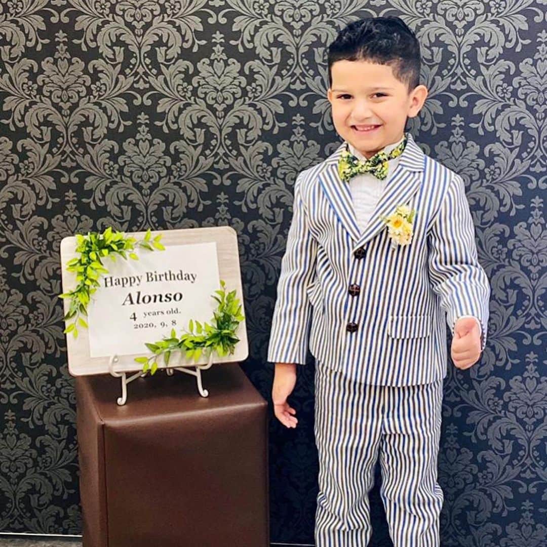 エルネスト・メヒアのインスタグラム：「Feliz cumpleaños #4 hijo te amo @alonsomejiasoto Dios te Bendiga siempre #happybirthday #gift @maytalex」