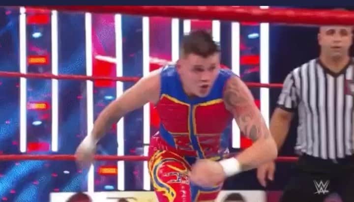 レイ・ミステリオ・ジュニアのインスタグラム：「@dominik_35 doing the #SunsetBomb on @wwe_murphy better than his pops!  Killing it son!!  So exciting watching you do the damn thing!! #SoProud #Love💙YouBoy」