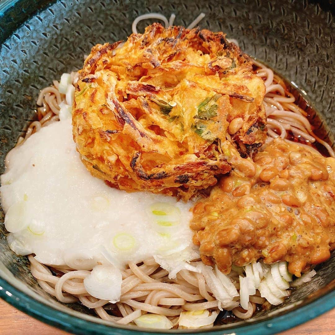 パパイヤ鈴木さんのインスタグラム写真 - (パパイヤ鈴木Instagram)「納豆と山芋とかき揚げのそば！ 最高！ #蕎麦」9月8日 15時34分 - papaya_suzuki