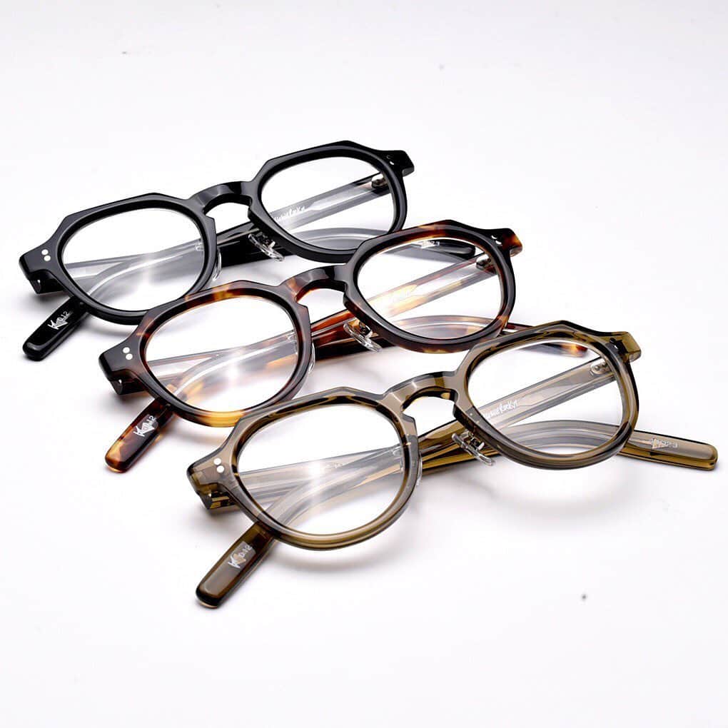 blincvaseさんのインスタグラム写真 - (blincvaseInstagram)「． 今月のメガネロック、入荷しております！ ． 新入荷のVECTOR012 はメガネロックらしく立体感のある、パンチの効いた一本になっております。 ． 各色1本ずつの入荷です！お早めに！！ ． #meganerock ． Brand: MEGANEROCK（メガネロック） Model: VECTOR012 Color: BK,DEMI,OLIVE Price: ¥35,200-(w/tax)」9月8日 21時07分 - blincvase