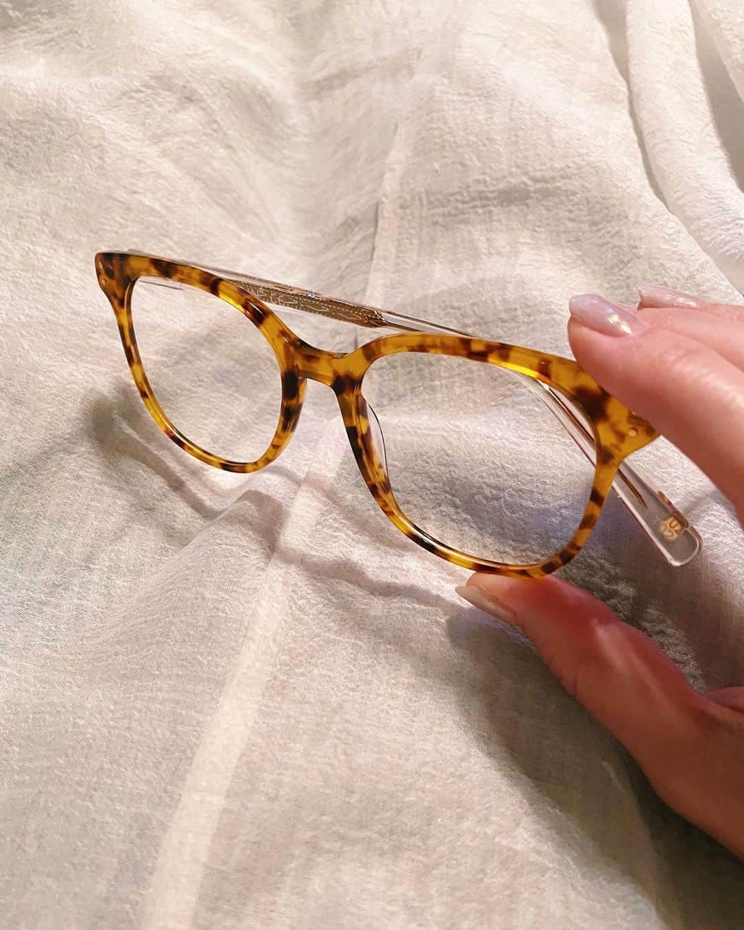 高橋美穂さんのインスタグラム写真 - (高橋美穂Instagram)「. 最近👓ばっかり💭 . #eyewear #tijneyewear」9月8日 21時01分 - sleeping0mihoc