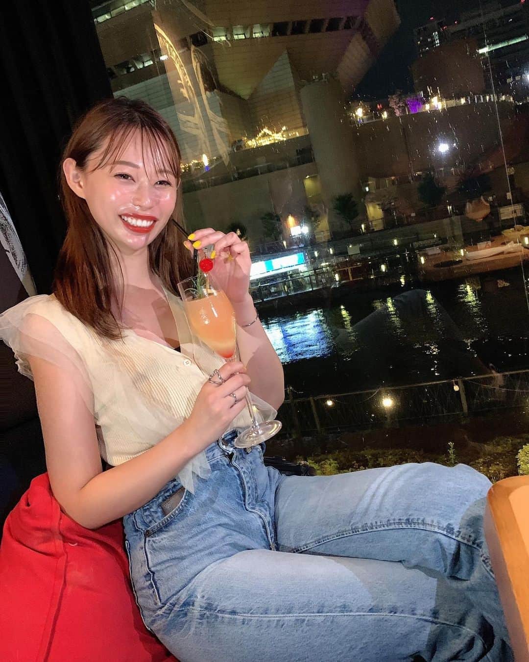 のインスタグラム：「ㅤㅤㅤ  キラキラやった✨✨✨ 女子会楽しかった👭💓  デートで行きたい所やな🥺 ㅤㅤㅤ  #堀江ブルー #BLUE #貝鮮中華堀江ブルー  #horieblue #岡島かれん #グルメ岡島 #女子会 #夜景 #港町 #港町カフェ #港町ディナー」