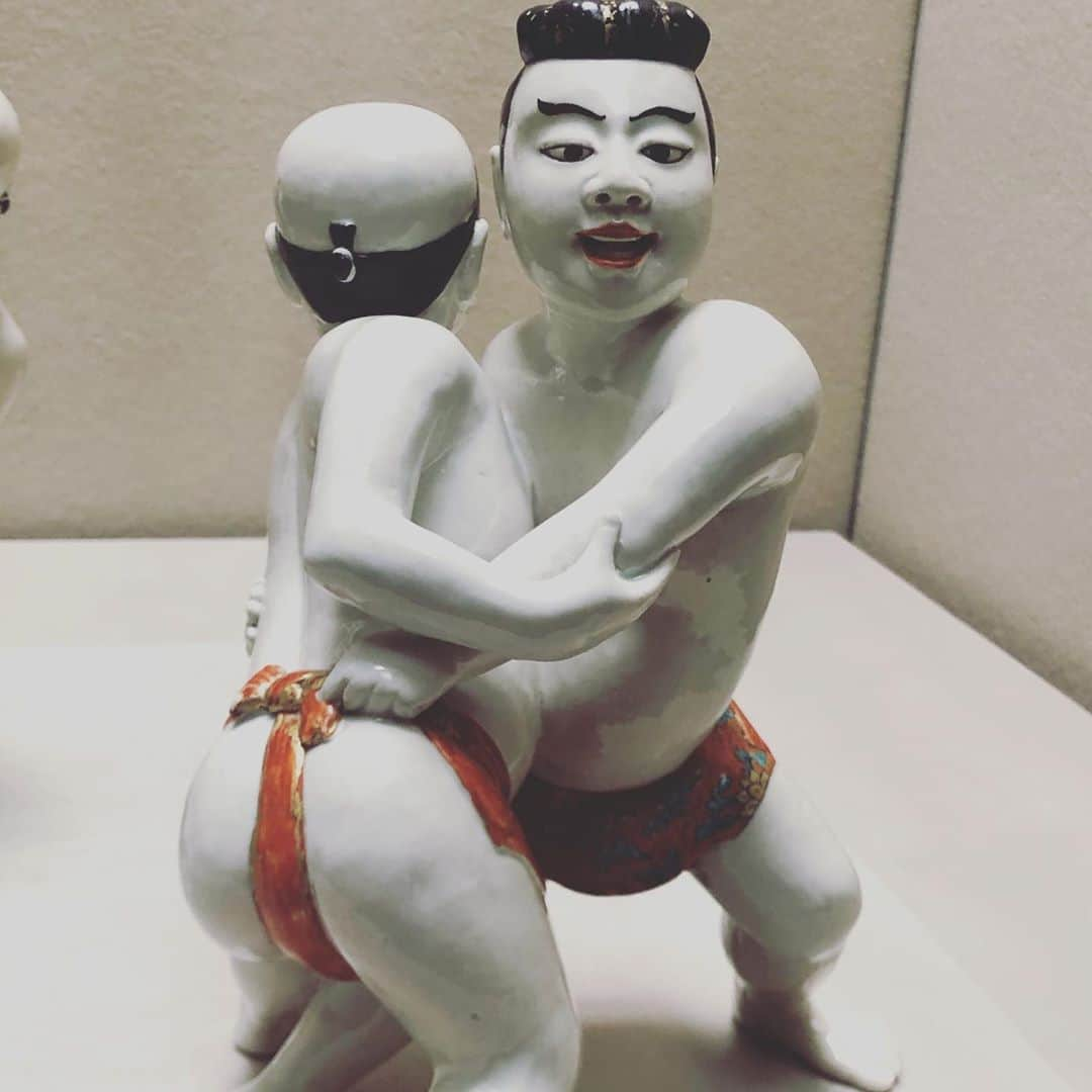 落合健太郎さんのインスタグラム写真 - (落合健太郎Instagram)「大阪市立東洋陶磁美術館で 見つけたやつ。 怖いのと可愛いの間。 間の抜けた表情がいい😂😂😂 #東洋陶磁美術館  #sumo  #osaka  #museum_of_oriental_ceramics」9月8日 16時11分 - dj_ochiken1117