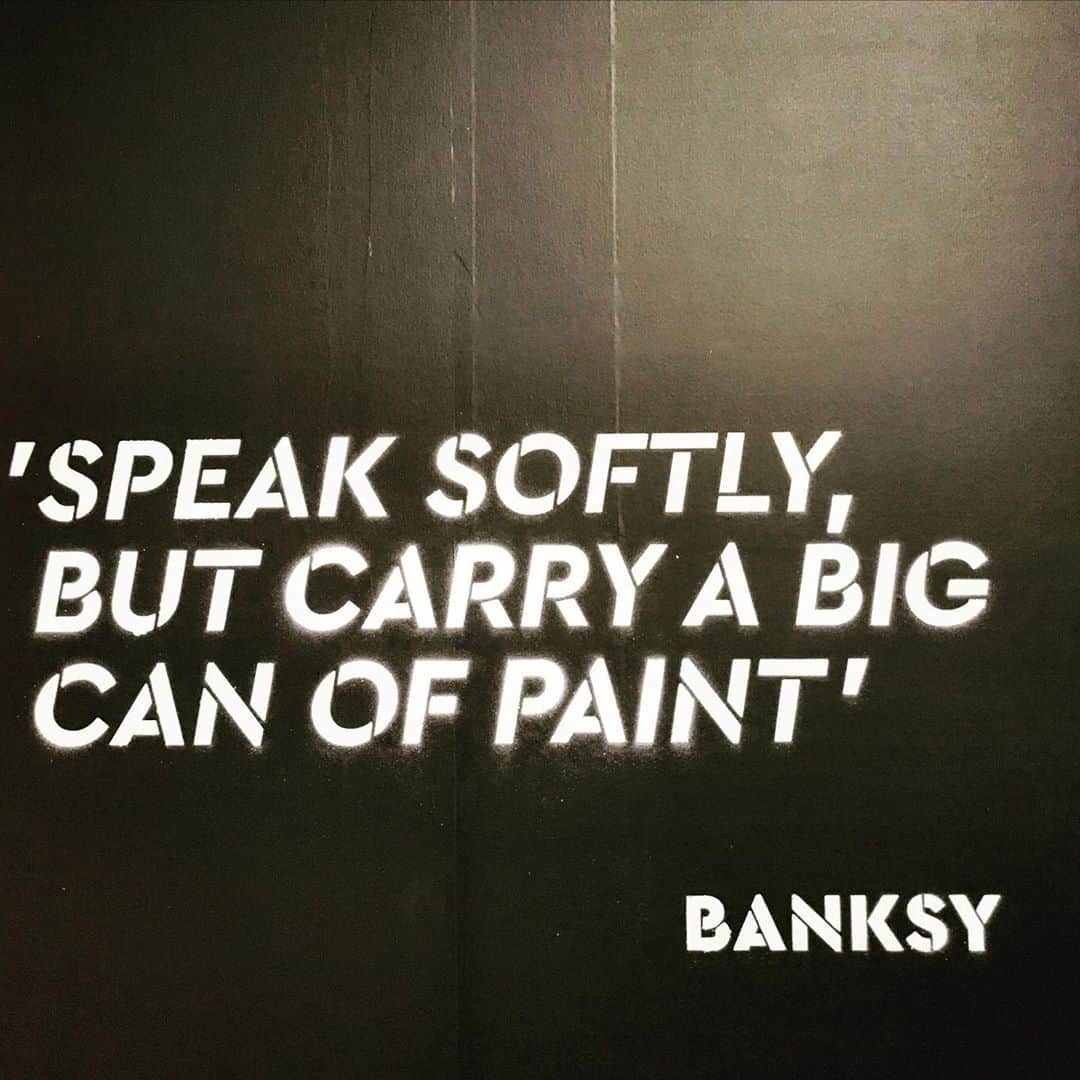 土井ケイトのインスタグラム：「#banksy #バンクシー展 やっと行けた」