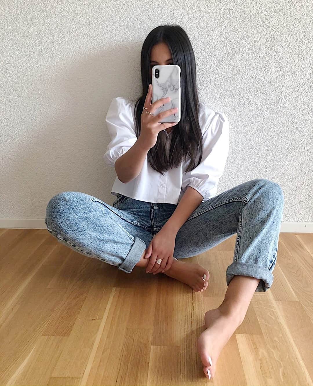 TALLY WEiJLさんのインスタグラム写真 - (TALLY WEiJLInstagram)「The perfect outfit to wear, when you don't know what to wear. 🤷‍♀️ ⁠ Shirt🔎 SWSCOPUPPY ⁠ Jeans🔎 SPADEMOM9」9月8日 16時15分 - tally_weijl