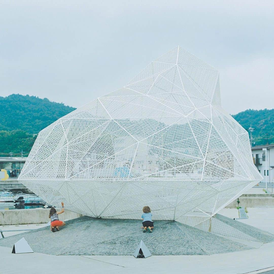 濱田英明さんのインスタグラム写真 - (濱田英明Instagram)「Naoshima, Kagawa, Japan #pentax67  #地中美術館 #李禹煥美術館 #無限門 #直島パヴィリオン #直島港ターミナル ※特別な許可を得て撮影しております。 Thanks @benesse_artsite」9月8日 16時33分 - hamadahideaki