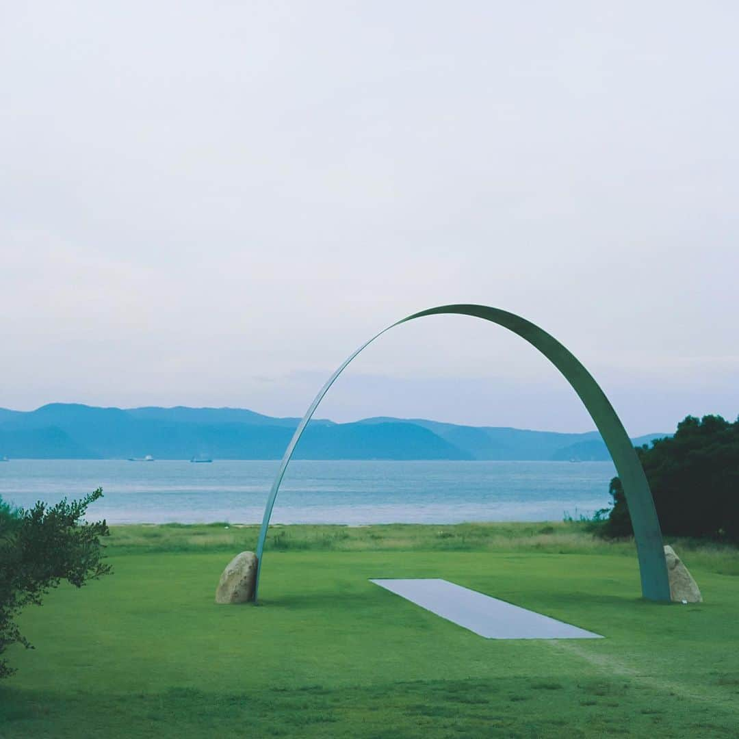 濱田英明さんのインスタグラム写真 - (濱田英明Instagram)「Naoshima, Kagawa, Japan #pentax67  #地中美術館 #李禹煥美術館 #無限門 #直島パヴィリオン #直島港ターミナル ※特別な許可を得て撮影しております。 Thanks @benesse_artsite」9月8日 16時33分 - hamadahideaki