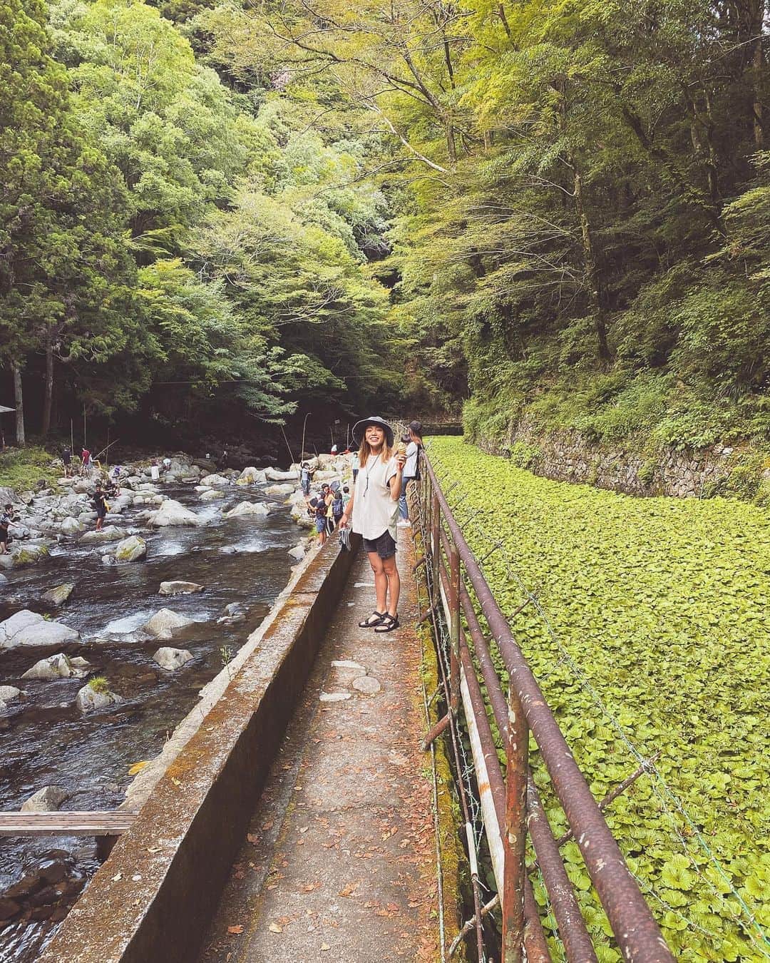 階上実穂さんのインスタグラム写真 - (階上実穂Instagram)「けっこう強烈なわさびアイス🍦  休憩挟んで朝から夕方までやってたけど𝟷𝟶匹しか釣れなかった。。。  𝟽年くらい前はじゃんじゃん釣れたのに毎年魚が少なくなってきて悲しい😭もっと放流してーw  それではまた来年👋🏻」9月8日 16時37分 - miho_ishigami