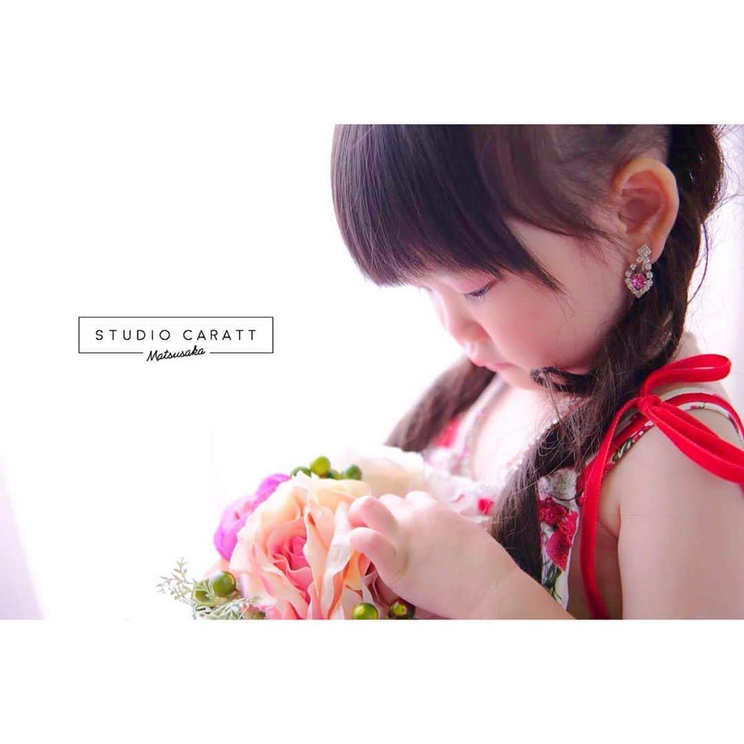 スタジオキャラット 松阪店さんのインスタグラム写真 - (スタジオキャラット 松阪店Instagram)「. プリンセスヘア♥︎ . . .  #スタジオキャラット松阪店  #studiocaratt  #松阪フォトスタジオ  #フォトスタジオ  #photostudio  #写真館  #子供写真館  #ファインダー越しの私の世界  #写真好きな人と繋がりたい  #写真撮ってる人と繋がりたい  #ナチュラルフォト  #写真好き  #kimono  #dress  #七五三  #七五三前撮り  #753撮影  #3歳女の子  #プリンセス  #お姫様気分  #ドレス  #ドレスアップ」9月8日 16時41分 - caratt.matsusaka