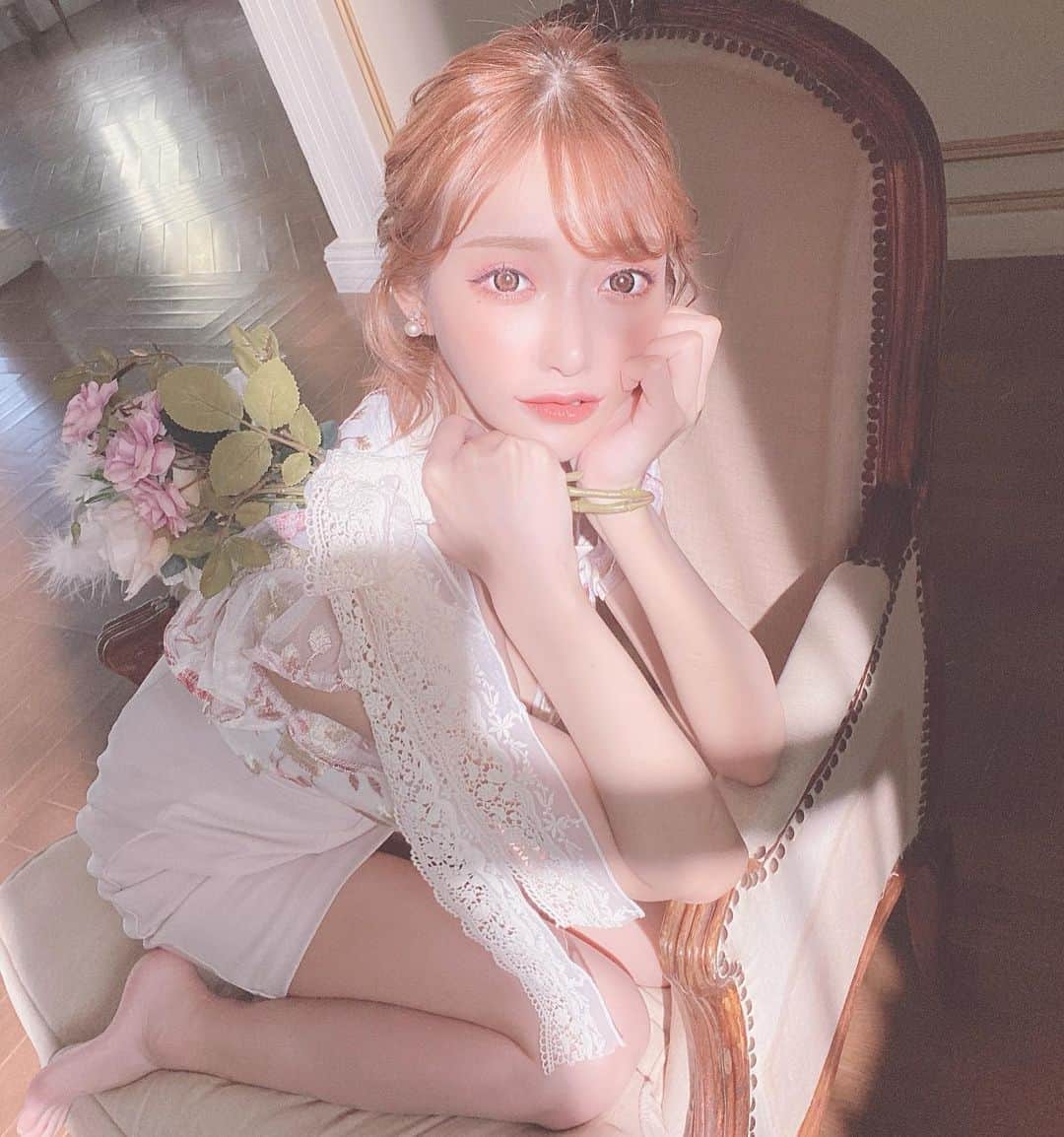 明日花キララのインスタグラム：「日差しの中で1番夕陽がすきです🌇」