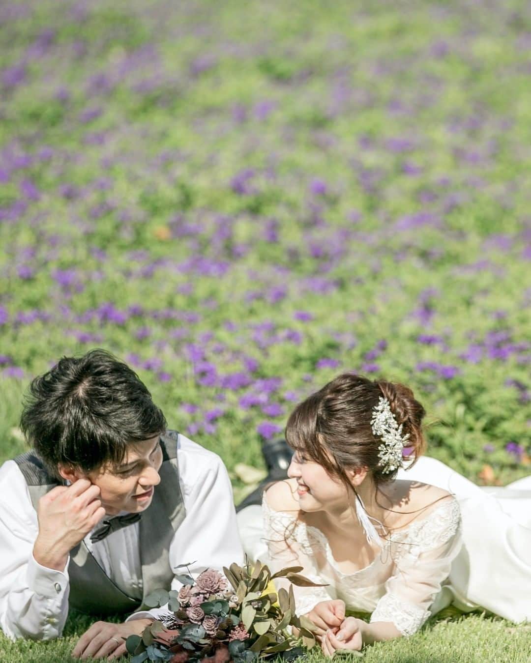 ラヴィ•ファクトリーさんのインスタグラム写真 - (ラヴィ•ファクトリーInstagram)「【写真で叶える結婚式】 . "東京ドイツ村特集💐"  お花が次々と園内を彩る東京ドイツ村* スポットによって表情がガラリと変わるので、 多様な撮影構図をお楽しみいただけます*  写真を見返した時、いつでも その時の感情を思い出してほしい* そんな想いを胸にシャッターを切ります◎ —————— ラヴィファクトリー千葉: @chiba_laviephotography  Photographer: kanae AREA:JAPAN,CHIBA #東京ドイツ村 —————— @laviefactoryをフォローして #laviefactory #ラヴィファクトリー のハッシュタグをつけて お写真を投稿してみてくださいね✳︎ . こちらの公式IG（@laviefactory） で取り上げさせていただきます✨ #wedding#weddingphotography #ラヴィファクトリー #laviefactory #photo #生きる写真 #ハートのある写真 #instawedding #結婚写真 #ウェディング #ウェディングフォト #撮影指示書 #ロケーションフォト #前撮り #プレ花嫁 #結婚準備 #写真好きな人と繋がりたい #フォトウェディング #卒花 #前撮り #後撮り #ウェディングニュース #プラコレ #花畑 #花畑フォト #花フォト #ナチュラルウェディング」9月8日 17時14分 - laviefactory