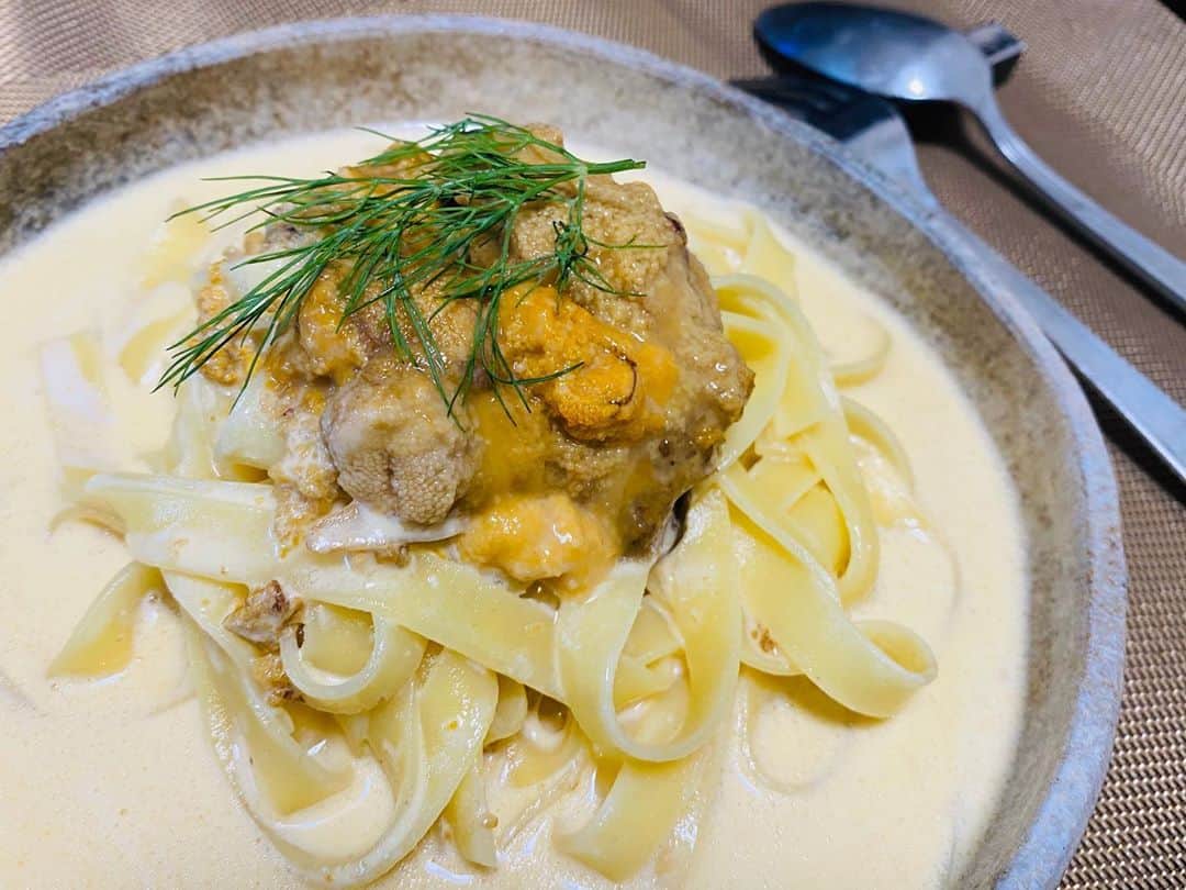 せんちゃんのインスタグラム：「昨日頂いた北海道産の 生雲丹で雲丹パスタ作ったよ❣️  #お家ごはん #おうちごはん #おうちごはんlover #お家時間 #ご飯記録 #ごはん日記 #ごはんのおとも #ご飯お供」