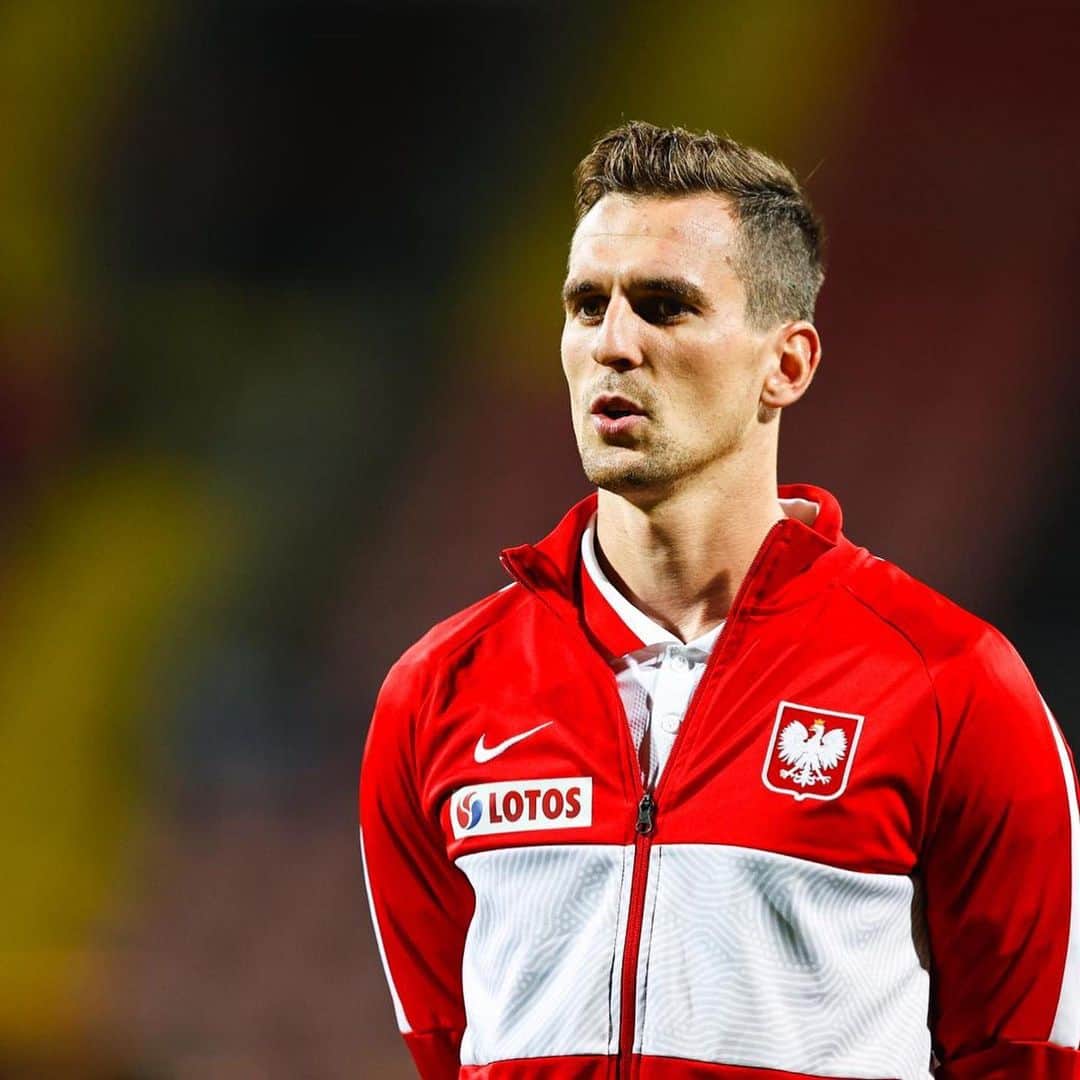 アルカディウシュ・ミリクのインスタグラム：「Zwycięstwo i 90 minut na boisku. Oby tak dalej 🇵🇱❤️  Good win and 90 minutes on the picth. Let’s go ahead! 🇵🇱❤️  Vittoria importante e 90 minuti in campo. Avanti così! 🇵🇱❤️」