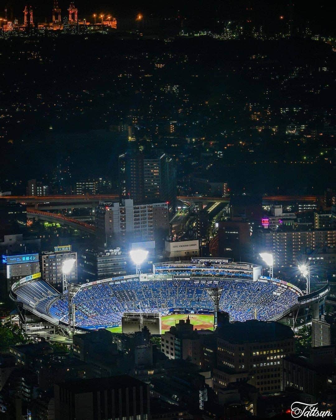 のインスタグラム：「When it comes to fun, let's just say Yokohama Stadium is a homerun.﻿ Photo: @cameradena ﻿ #myyokohama ﻿ ﻿ #yokohama #darlingescapes #beautifuldestinations #artofvisuals #somewheremagazine #discoverglobe #travelawesome #passionpassport #lovejapan #explorejapan #japanlife #japanfocus #japan_vacations #japanrevealed #よこはま #ヨコハマ #横浜」