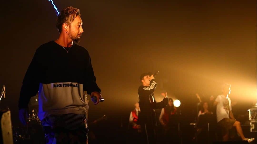 ORANGE RANGEのインスタグラム：「🍊#ORANGERANGE🍊  #レンジのライブ 今夜はこの曲をプレミア公開🎺 視聴予約はこちら ▶️ https://youtu.be/6AoOFcOQazc  @orangerange_official @youtube」