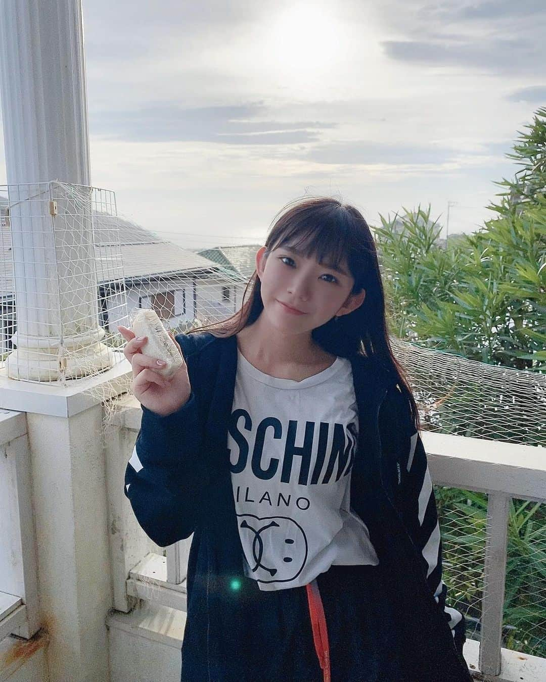 長澤茉里奈さんのインスタグラム写真 - (長澤茉里奈Instagram)「海の見えるおうちスタジオ🏠 撮影楽しかったよお🍜💗💗」9月8日 18時05分 - marinanagasawa1008