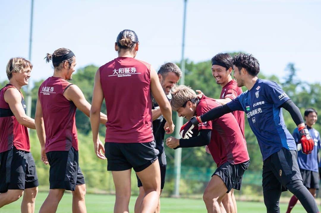 のインスタグラム：「Stay strong Niko. We fight together. 💪🏼💪🏼💪🏼  #vissel #visselkobe #ヴィッセル #ヴィッセル神戸 #Kobe #神戸 #WeAreKobe #KobeForeverForward #一致団結 #JLeague #Jリーグ #DAZN」