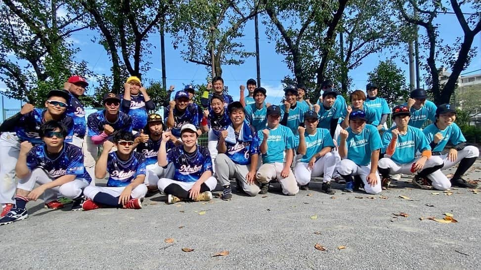 のインスタグラム：「・ 【ムコウズ平日野球】 前回10-9の乱打戦で勝利した 滝野川高等学院さんと再戦！ ・ 2007年ヤクルトドラ1の 加藤幹典さんも助っ人参戦！ ・ 大場翔太さんと加藤幹典さん 大学BIG3ドラ1の2人が揃い スゴい試合となりました😨 動画は乞うご期待下さい！ ・ #ムコウズ #ヤバいメンツ」