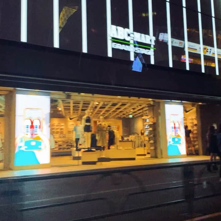 黒川沙良のインスタグラム：「今夜MV撮影😆💜✨楽しんでくるね✨﻿ きっと良い作品が出来る🙏😊  #タクシーのなか #これから向かうよ」