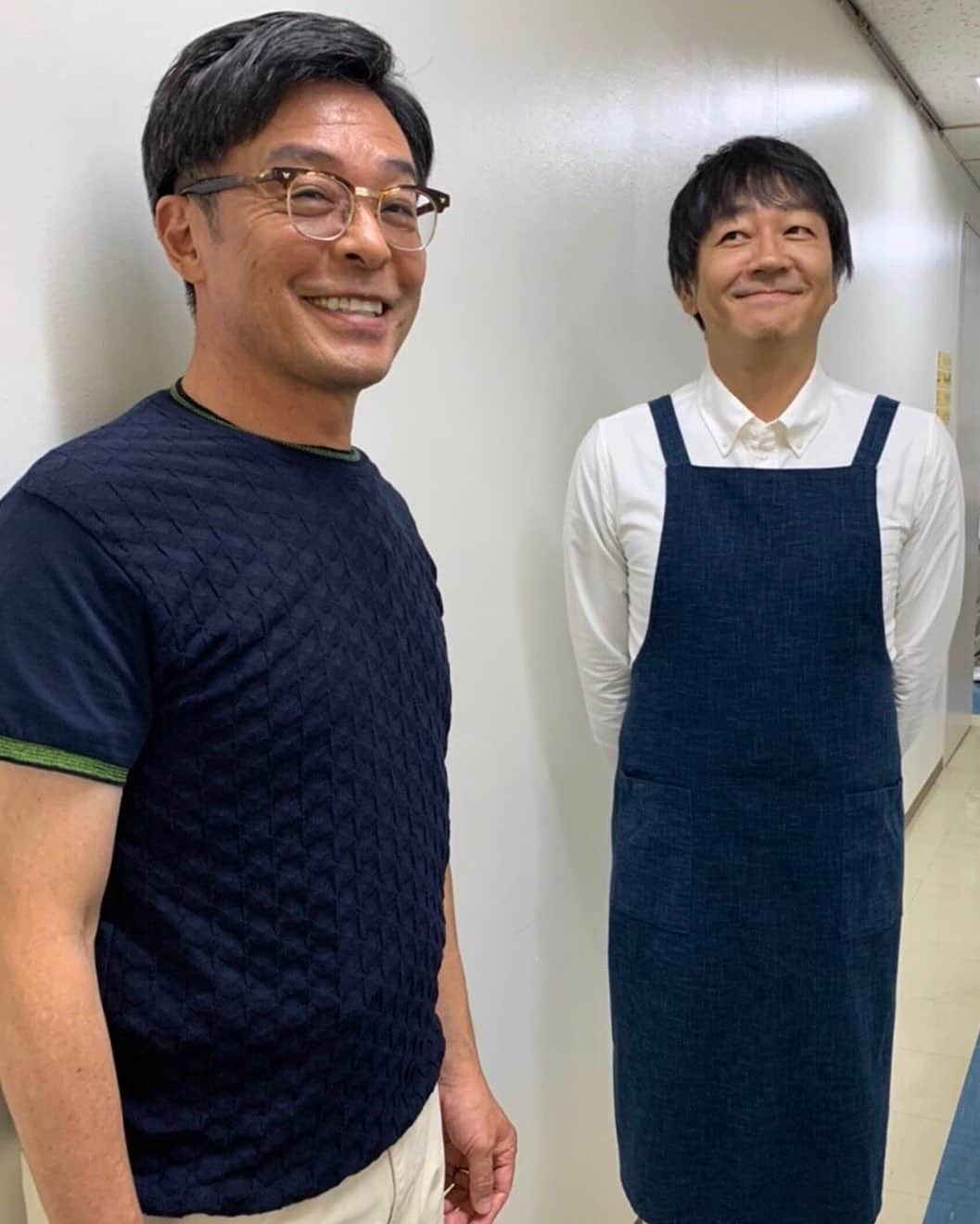 【公式】私の家政夫ナギサさんのインスタグラム：「今夜8時57分から#わたナギ 新婚おじキュン！特別編💗  #おふたりの微笑みに #おじキュン …♡♡💙 #ナギサさんのお義父さんになった #メイパパです😎 #なんて素敵なお二人なんでしょう！ #今日もたっぷりおじキュンしていただけます◎ #特別編まで #あと3時間切っちゃいました！ #みなさん！！ #今日もテレビの前で #全力待機 #してくれますよね！？🐻💛  #わたナギ #私の家政夫ナギサさん #多部未華子 #大森南朋 #瀬戸康史 #tbs #火曜ドラマ #特別編 #9月8日  #火曜よる8時57分」