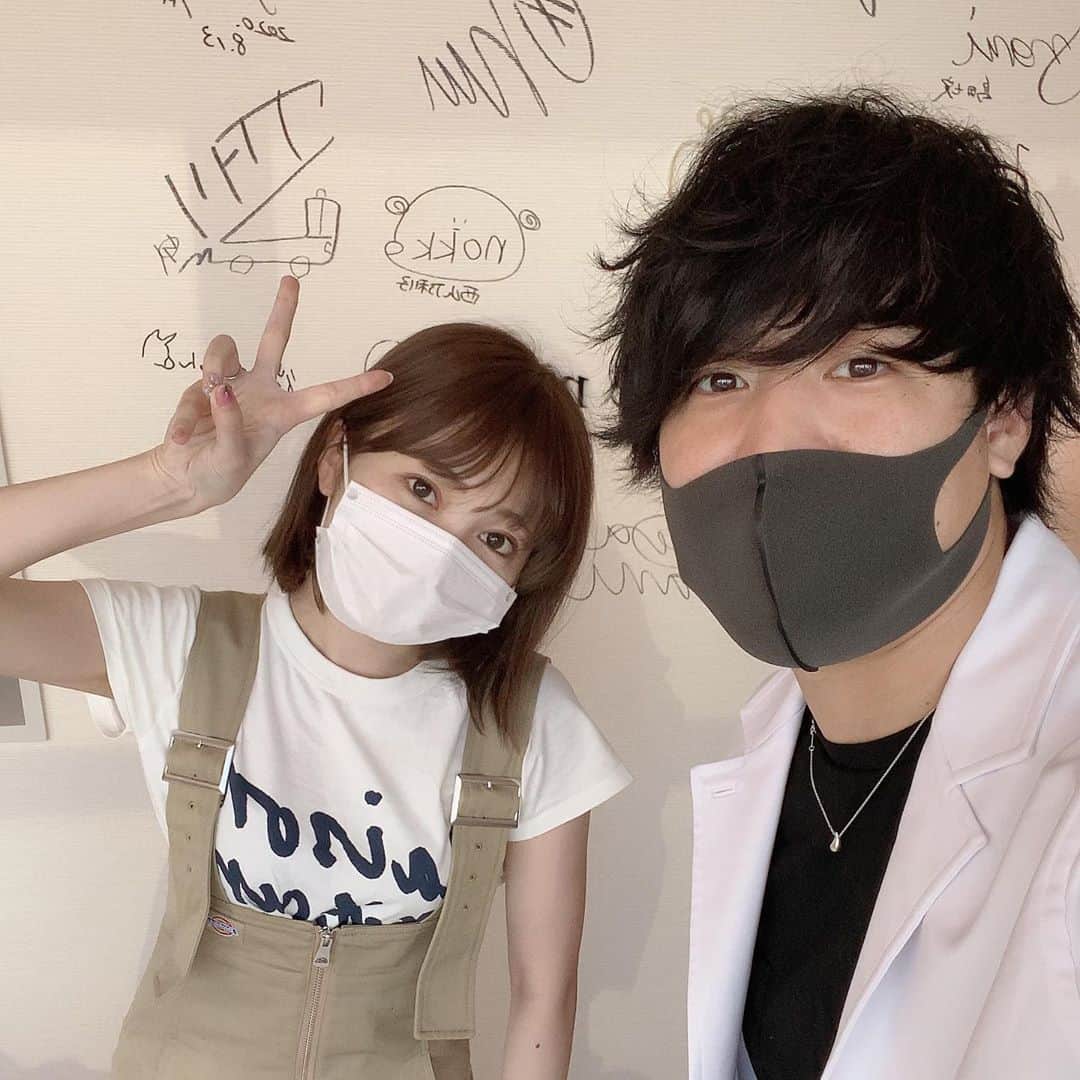 美容整体師川島さん。のインスタグラム：「美容家の アヤネコさん🐈 @ayanekotan  . 身体にストイックで、 毎回の身体の変化が流石すぎ☺️ . #整体Filament #整体 #小顔矯正 #美容」