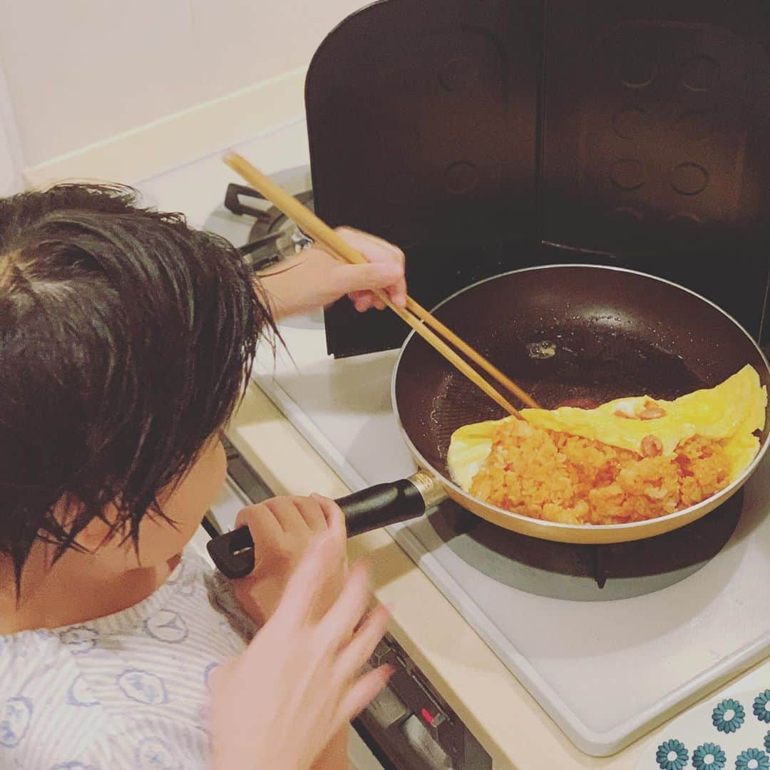 木村了さんのインスタグラム写真 - (木村了Instagram)「#姉妹でお料理 #それぞれが #食べたいものを #自分たちで作る #食育になるかな  #上手にできました💮」9月8日 19時09分 - r_k0923