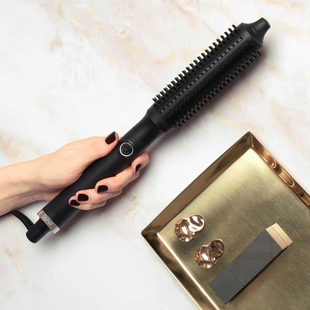 ghd hairさんのインスタグラム写真 - (ghd hairInstagram)「It's the ultimate accessory for voluminous tresses ✨ The NEW ghd rise is a game-changer 😍  Tap to shop 👆  #ghd #ghdrise #volumisinghotbrush #hotbrush #hairtool #hairinspo #volume #volumisinghotbrush #hairgoals」9月8日 19時15分 - ghdhair