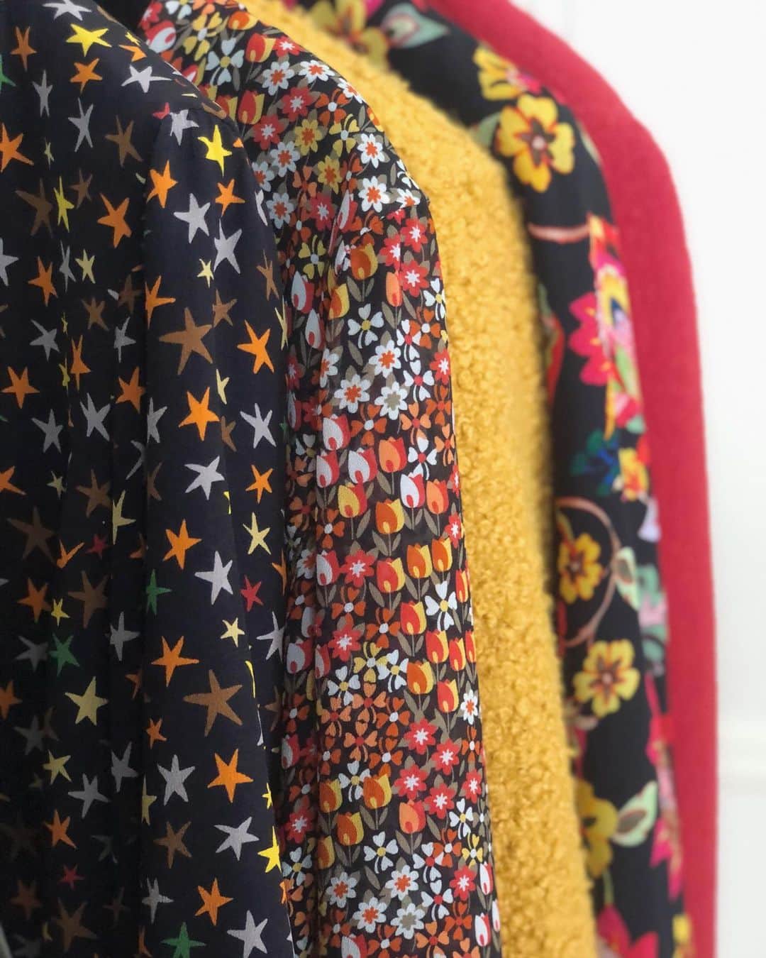 キャロライン チャールズのインスタグラム：「Tempting new fabrics and prints from our Autumn Winter 2020 collection. Browse our latest arrivals online and in-store 🍁   #aw20 #autumnwinter #autumnstyle #newcollection #newseason #prints #design #fashion #fashionista #fashioninspo #style #ootd #ootdfashion #ootdstyle #lifestyle #fashiongram #fashionstyle #british #britishdesigner #britishstyle」
