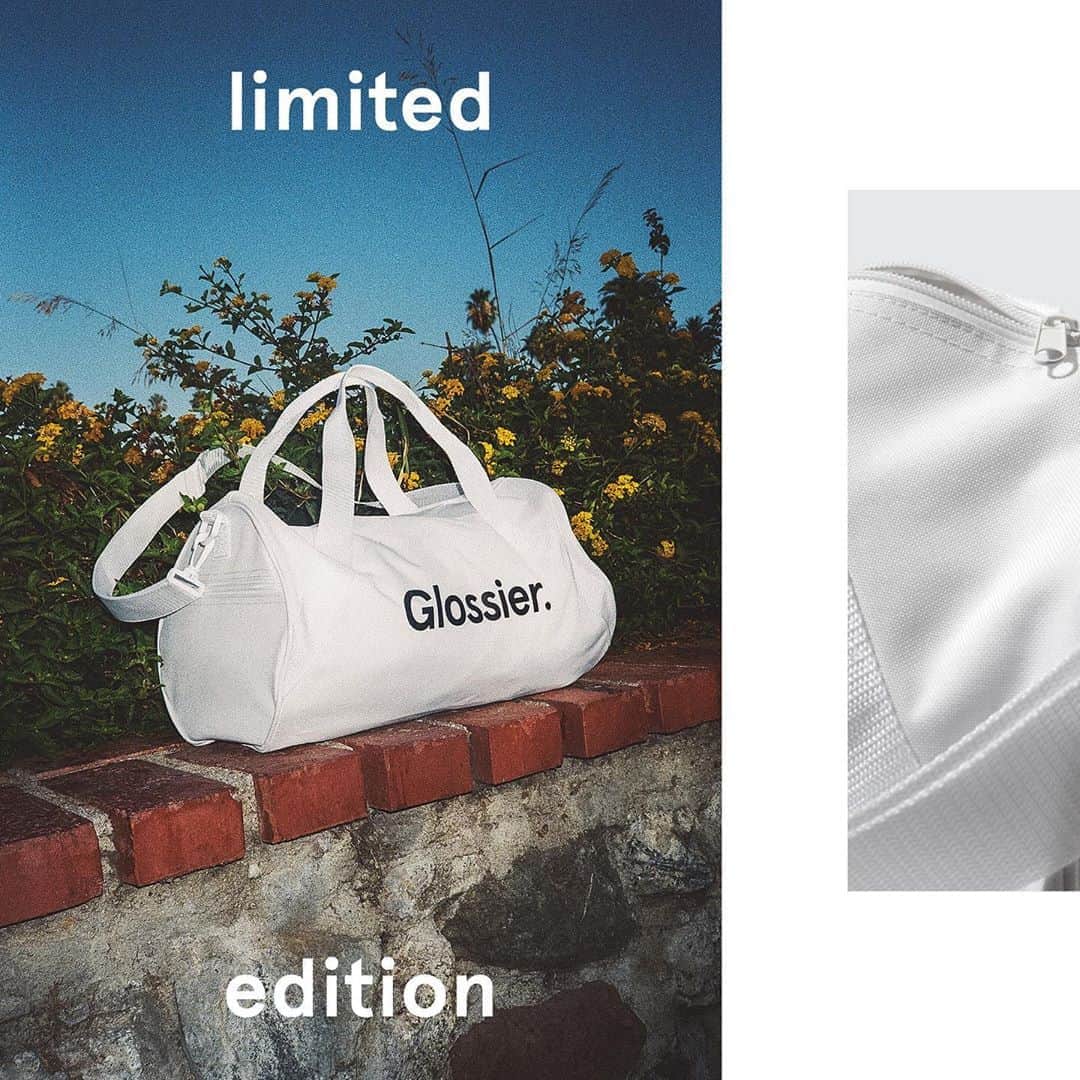 Glossierさんのインスタグラム写真 - (GlossierInstagram)「The Duffel, now in Sneaker White (for a limited time) 👟 Here for all your hauling needs 🤍」9月9日 4時48分 - glossier