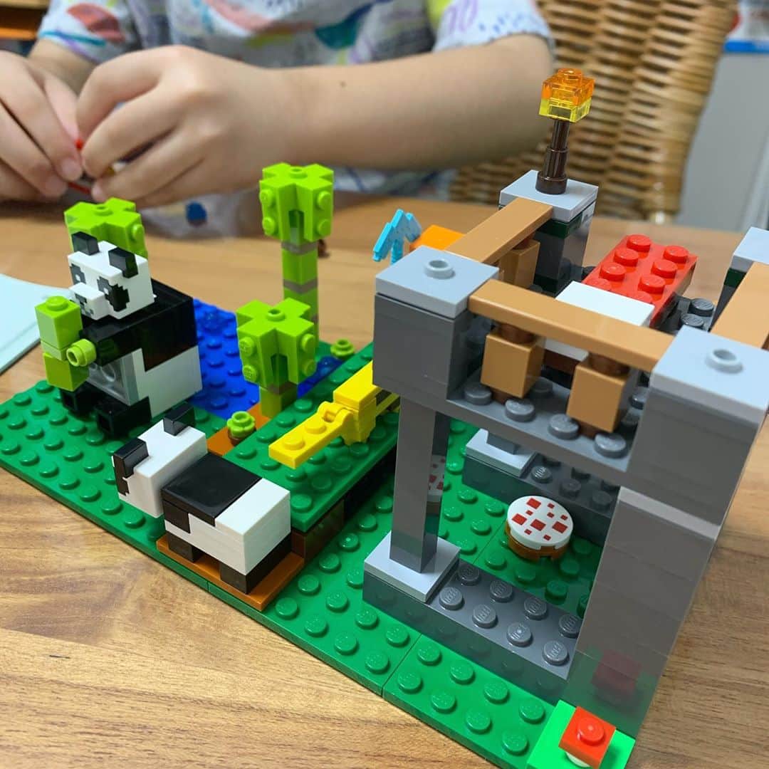 門脇舞以さんのインスタグラム写真 - (門脇舞以Instagram)「✨🎈🎈🎈✨ #3歳7ヶ月 #6歳8ヶ月 #ママの絵 #LEGO #Minecraft #ありがとう」9月9日 4時52分 - kadomaita