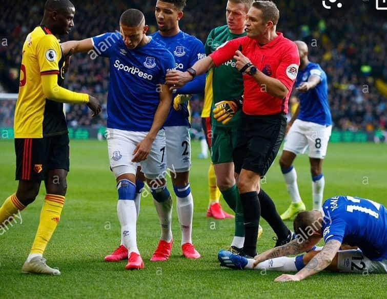 リュカ・ディニュさんのインスタグラム写真 - (リュカ・ディニュInstagram)「From the U16 to Everton I’m so happy for you bro @abdoudux 😊 ( not because you don’t kick me more 😂 ) just because you are an amazing player and an amazing man Welcome in Your Home 💙 @everton #friendship #everton」9月9日 5時52分 - lucasdigne