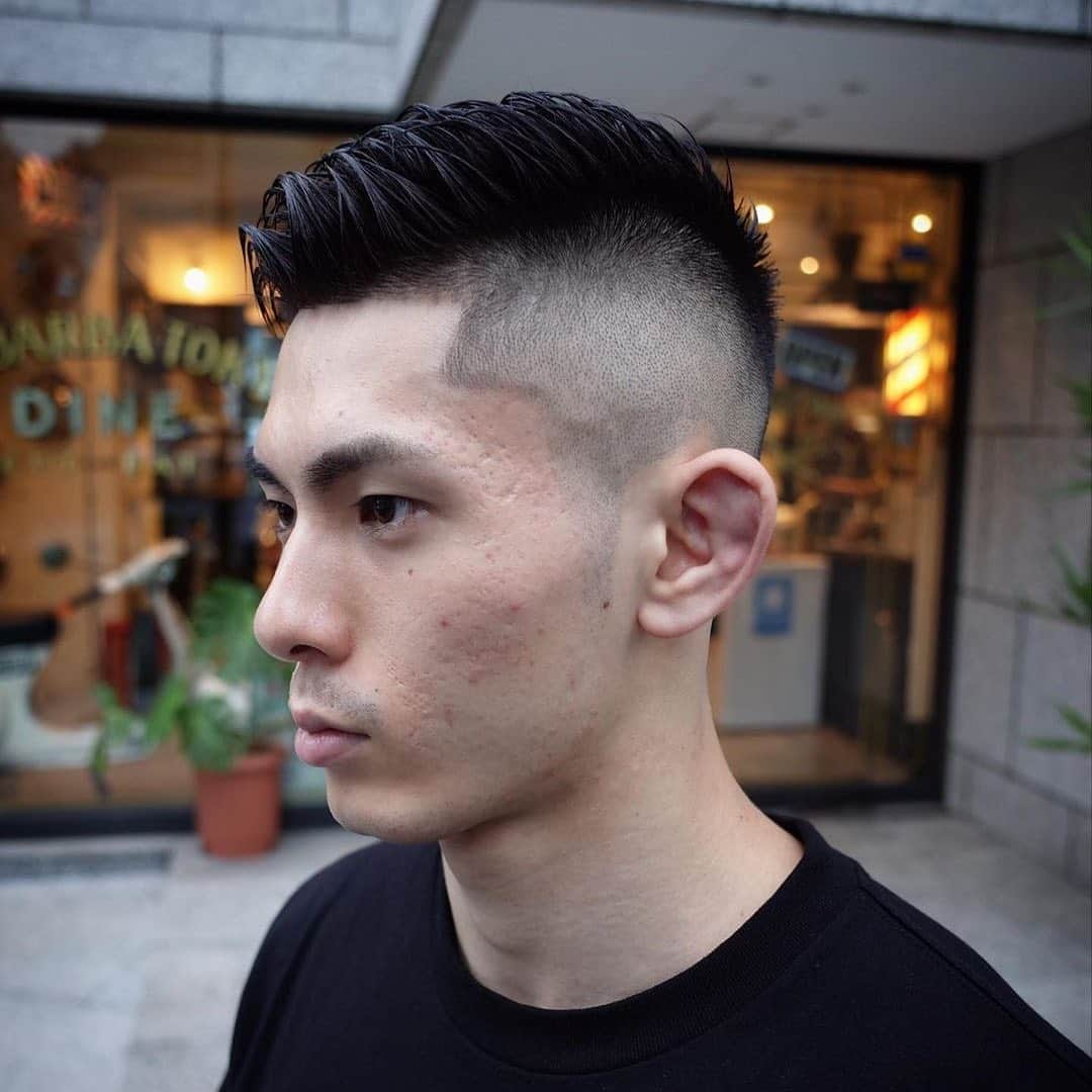 DRESSKINさんのインスタグラム写真 - (DRESSKINInstagram)「••• 東京都岩本町にある @thebarbatokyodine の @tomohiro_kizu さんのスタイル💇‍♂️💈 . Repost from @tomohiro_kizu . ••• DRESSKIN🎩 Men's grooming online store🤵🏻 https://dresskin.com ⇨プロフィールからご覧ください👀 🌏For international customer ⇨https://global.dresskin.com✈️ ••• #thebarbatokyodine #thebarbatokyo #halten #dresskin #menshair #mensgrooming #pomade #gentleman #barber #barbershop  #ザバルバトウキョウダイン #ザバルバトウキョウ #ハルテン #ドレスキン#メンズコスメ #メンズグルーミング #美容男子 #シェアコスメ #メンズヘアスタイル #バーバーショップ #バーバースタイル #バーバーアイテム #フェード #ポマード」9月8日 21時18分 - dresskin_official