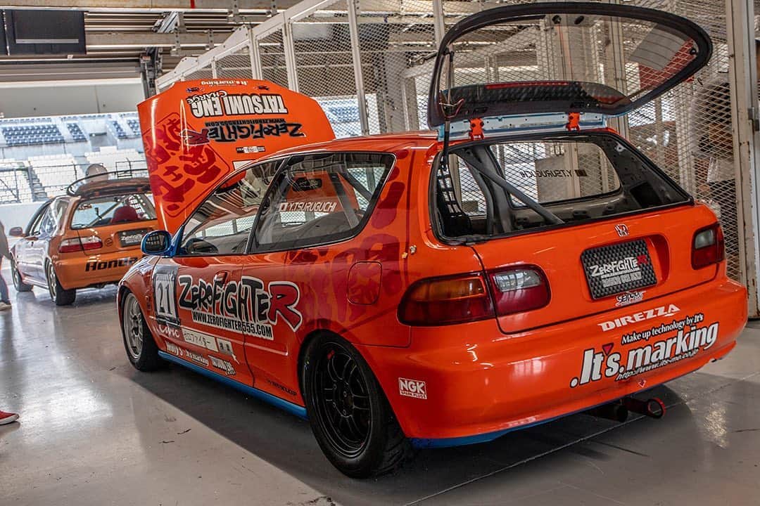 のインスタグラム：「_ Zero Fighter TATSUMI ENG Honda EG6 CIVIC _ _ Shot on Aug-31 2020 "HONDA VTEC ONE MAKE RACE 2020 Rd.3" organized by @zerofighterautocustom at Suzuka International Circuit _ owner: @tsuru_civic57 car: @zerofighterautocustom - TASUMI ENG photo: @mistbahn _ _ JP) 2020年8月31日 鈴鹿フルコース(鈴鹿サーキット国際レーシングコース)、ゼロファイターさん( @zerofighterautocustom )主催「HONDA VTEC ONE MAKE RACE 2020 Rd.3」。 _ _ #hondavteconemakerace #zerofighterautocustom #tatsumieng #tatsumiengineering #辰巳エンジ #suzukacircuit #suzukainternationalcircuit #鈴鹿サーキット #civic #hondacivic #ホンダシビック #シビック #ctr #acuractr #eg6 #egcivic #bseries #b16 #b16b #b18 #b18c  #osakajdm #kanjo #kanjostyle #kanjoracer #kanjozoku #trackcar #timeattack #timeattackjapan #hondasontrack」