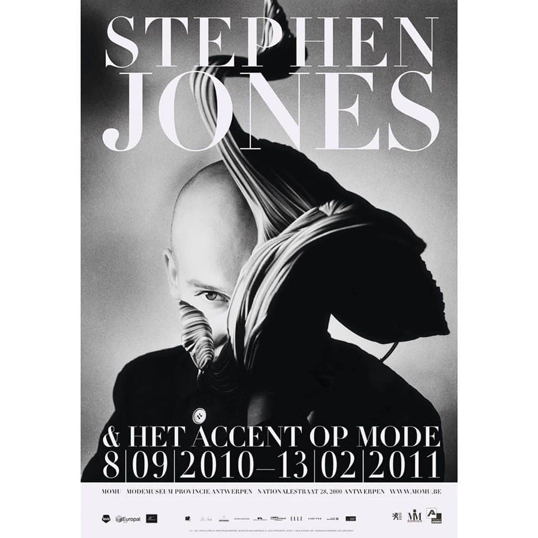 スティーブンジョーンズさんのインスタグラム写真 - (スティーブンジョーンズInstagram)「#Repost @paulboudens ・・・ TEN YEARS AGO TODAY. #timeflies #exhibition @momuantwerp #hats #galore @stephenjonesmillinery #poster #photography @nick_knight #scenography @geertbruloot #graphicdesign #graphicdesigner @paulboudens #work #life #love #friendship #forever #onaroll #notdeadyet #woohoo #lovemyjob #agigraphic」9月8日 21時26分 - stephenjonesmillinery