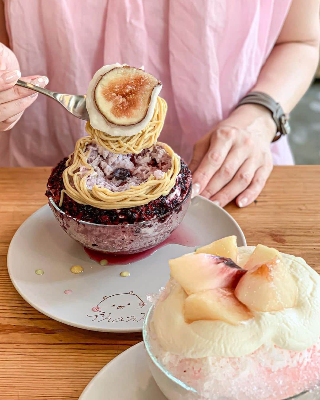 Yukicoさんのインスタグラム写真 - (YukicoInstagram)「🍧 . . 菓匠よしふじ @yoshifuji.2020 . .  🍧フレッシュフルーツ大福と 　絞りたて和栗モンブラン氷 （１日10食限定） . . 🍧 すもも桃生チーズエスプーマ氷 . . . .  @yoshifuji.2020  菓匠よしふじ 大阪市中央区安堂寺町1-3-13 2F tel: 06-6777-4006 時間: 11:00-20:30 谷町線谷町六丁目駅⑥出口から徒歩30秒  ————————————————————— 見てくださる方にプラスになる投稿をしていきます 是非いいね♡フォロー♡ よろしくお願いいたします𓅟 私の写真の編集については フォトレッスンでレクチャーをしています —————————————————————  #gourmet#sweets#osaka#yummy#かき氷#かき氷巡り#美味しい#無花果#スイーツ#カフェ#大阪グルメ#大阪スイーツ#大阪カフェ#よしふじ#かき氷#インスタグラム#インフルエンサー#インスタ映え#グルメ#菓匠よしふじ#谷6#谷6グルメ#谷6カフェ#谷町六丁目#大阪#モンブラン」9月8日 21時28分 - yukicolifecom