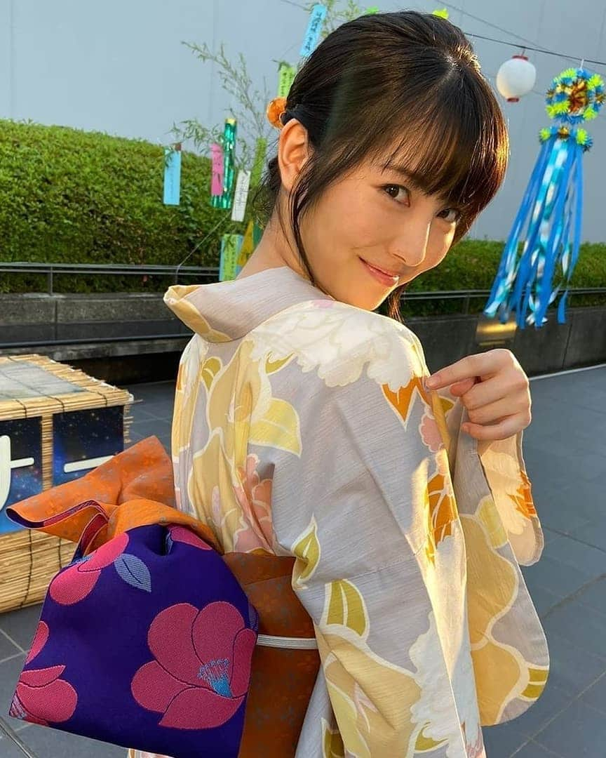 浜辺美波さんのインスタグラム写真 - (浜辺美波Instagram)「『この絵柄可愛いでしょ？』的な💗👩🏻 ・ ・ ・ #浜辺美波 #はまみぃ #ベーやん #ベーやんスタイル #わたしたちはどうかしている #わたどう #七桜 #はまべみなみ #minamihamabe #わたどう好きな人と繋がりたい #浜辺美波好きな人と繋がりたい #l4l #f4f #tokyo #japan #instagramer #instagood #instalike #instapic」9月8日 21時42分 - lgm_naotan