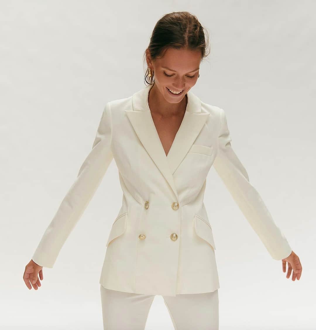 デレクラムのインスタグラム：「An iconic style made effortless in the Rodeo Double Breasted Blazer and Robertson Flare Trouser.」