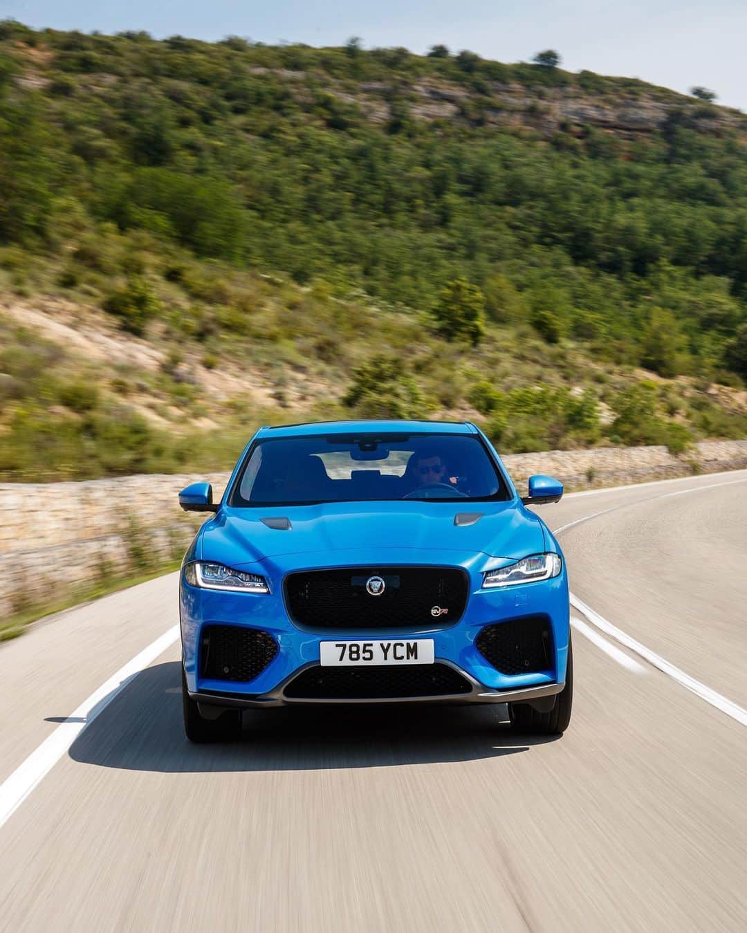 Jaguarさんのインスタグラム写真 - (JaguarInstagram)「A thrilling start to every day.   #Jaguar #FPACE #SVR #Premium #Luxury #Performance #SUV #AWD #V8 #CarsofInstagram #InstaCar #SV #SpecialVehicleOperations @JaguarSV」9月8日 22時01分 - jaguar