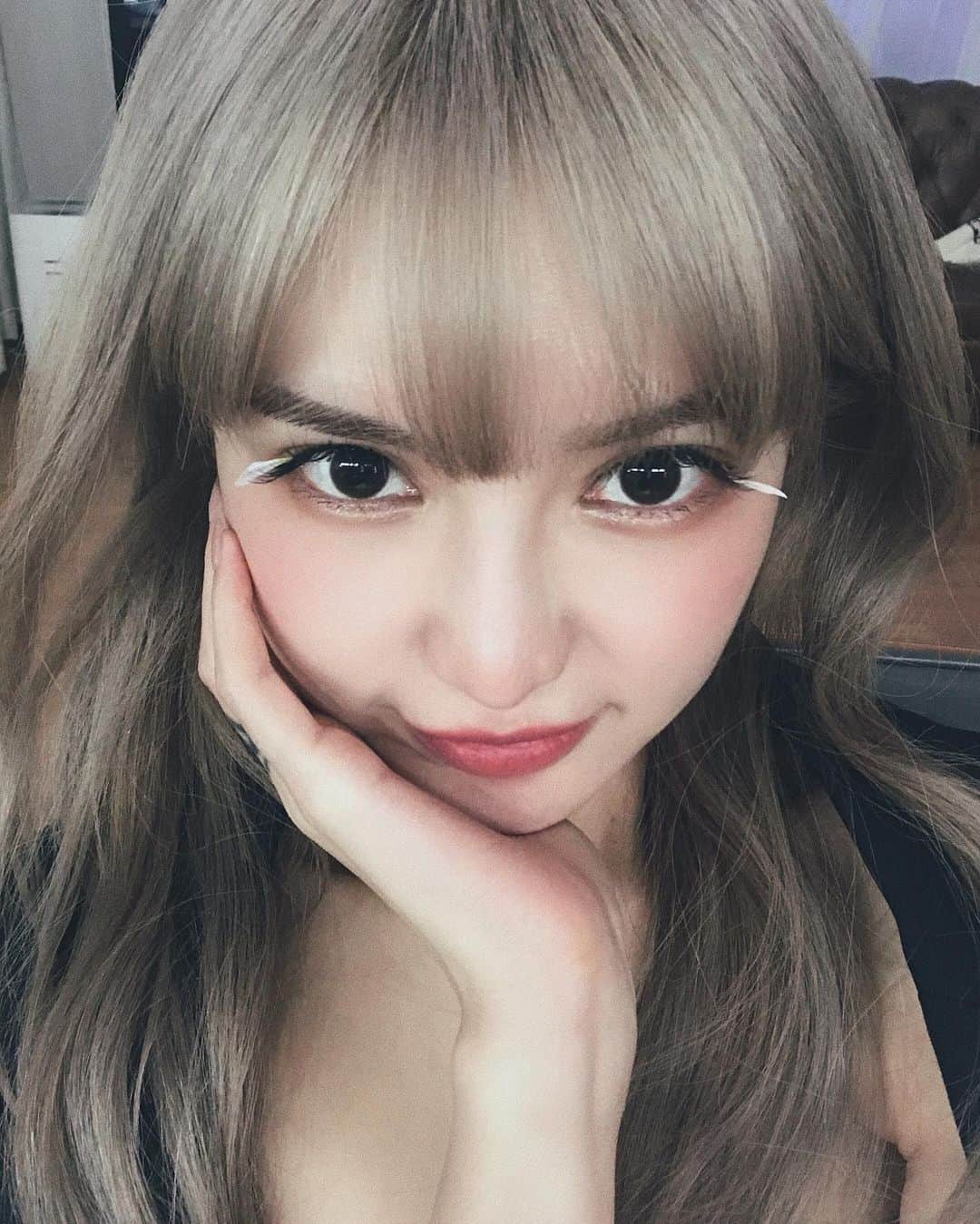 Grace Chowのインスタグラム：「🌸 花瓣妆 🌸」
