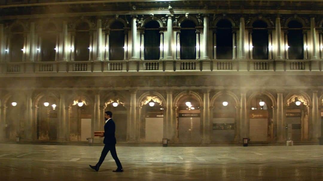 のインスタグラム：「Our friend @pierfrancescofavino walked in a pair of Santoni shoes for the new "Riva in the Movie" film by @rivayacht, a true depiction of beauty and cinema shot in Venice and presented during the Venice film festival.  #Santoni #makersofbeauty #Venezia77 #BiennaleCinema2020  Stylist @nickcerioni  Fashion assistant @mitch__power  and @ariannabeachi」