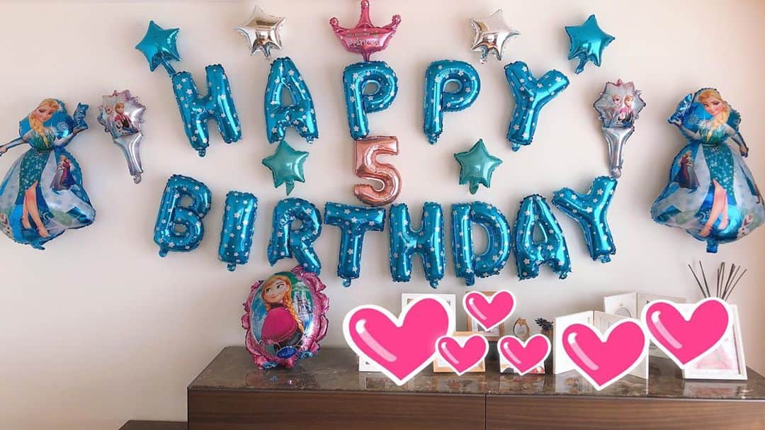 相沢紗世のインスタグラム：「元気にお誕生日を迎えました❣️ #お誕生日おめでとう🎉🥰#どんどんお姉さん👧🏻#素敵な5歳を一緒に過ごして行こうね❤️」