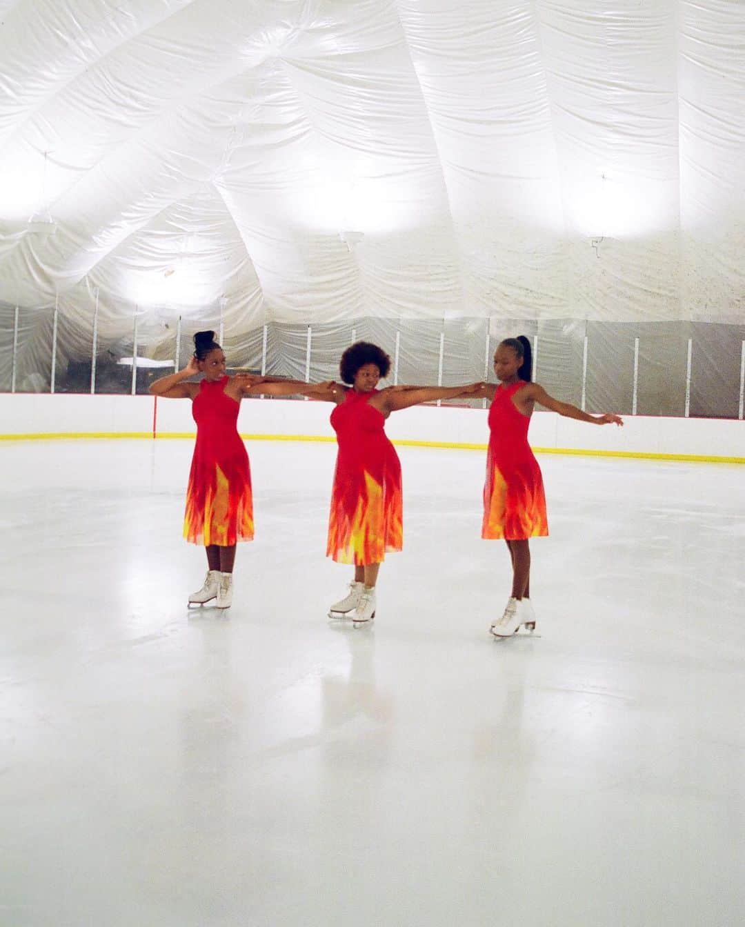 NikeNYCさんのインスタグラム写真 - (NikeNYCInstagram)「“The small moments, like getting tights our skin color really gives you that boost of confidence. It makes us perform 10 times better. It makes us feel 10 times better while we're on ice. And that's what I like about it.” - @chey._.walk  When diversity is noticeably lacking, things like having tights the color of your skin matter a lot. For the women of Figure Skating in Harlem, a small moment in confidence signals a big win in representation for the sport.   Click the link in bio to read about how @figureskatinginharlem is changing the sport of figure skating for all young women.  #youcantstopsisters」9月8日 23時00分 - nikenyc