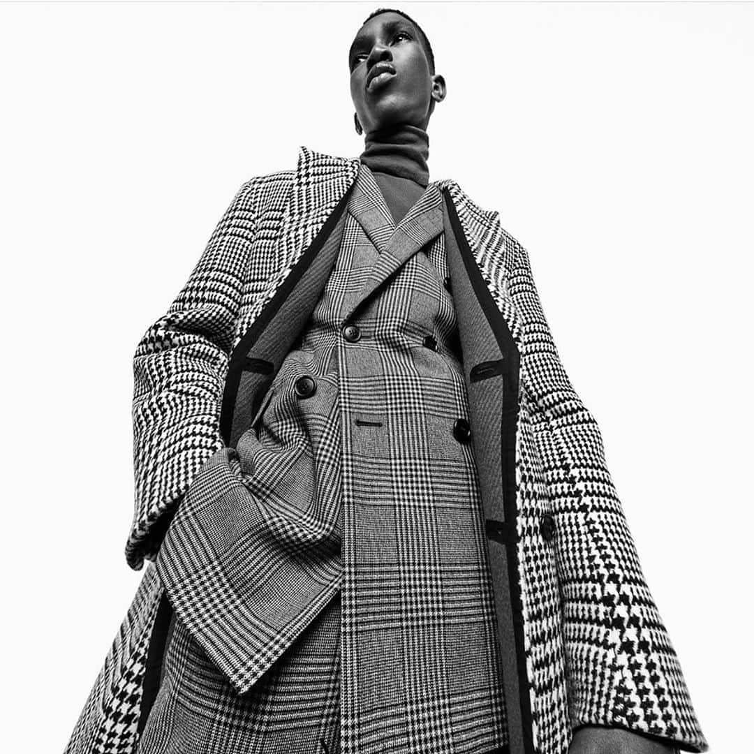 のインスタグラム：「@BERLUTI WINTER 20-21 / AVAILABLE  PHOTO @julienmartinezleclerc  STYLING @mauricionardi  #berluti #krisvanassche」